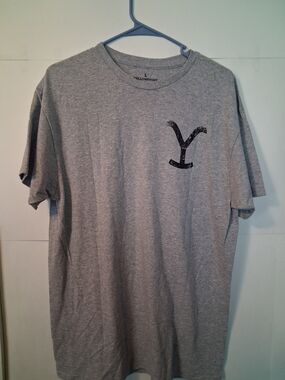 Yellowstone Men’s Gray Graphic Short Sleeve Tee